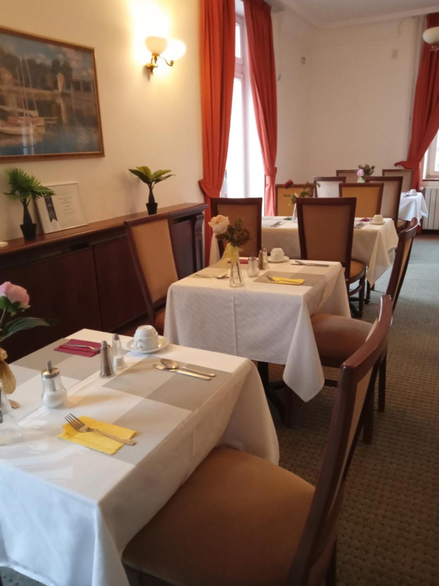 Retro Hotel Villa Ostrava Luaran gambar