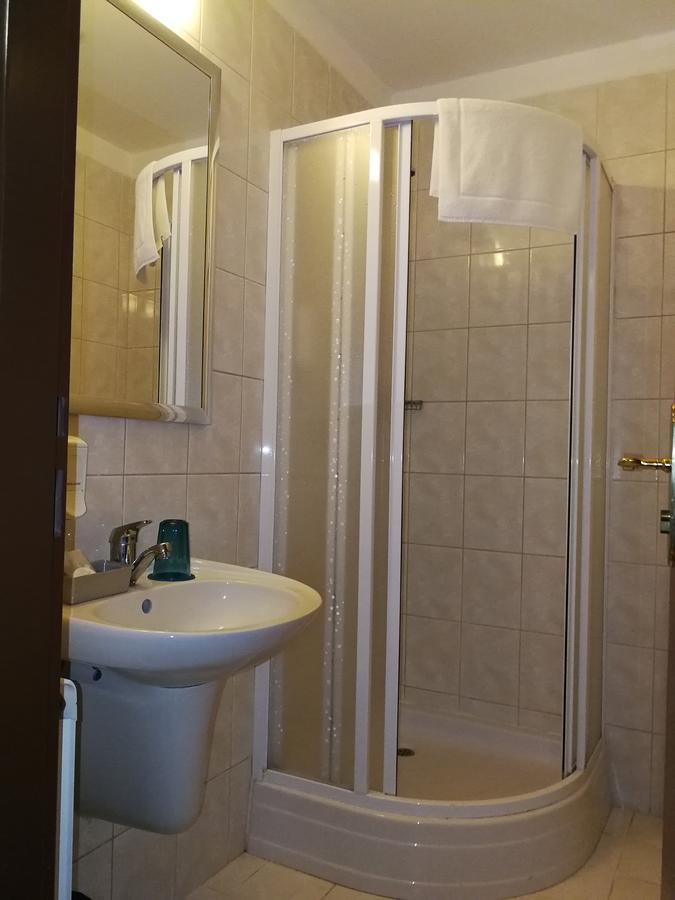 Retro Hotel Villa Ostrava Luaran gambar